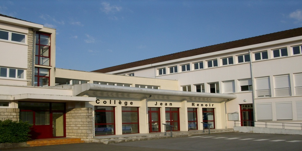 Cour extérieure collège de Montier en Der